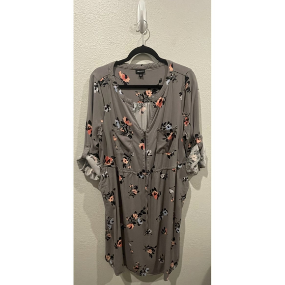 torrid Dresses & Skirts - TORRID Grey Floral 3/4 Sleeve Mini Dress